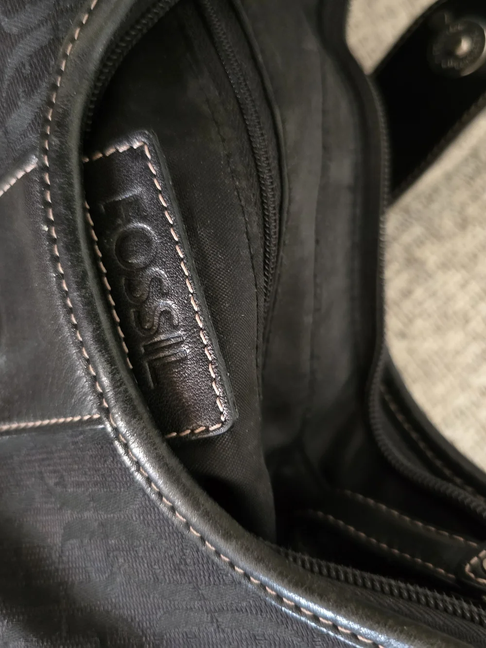 Fossil leather shoulder